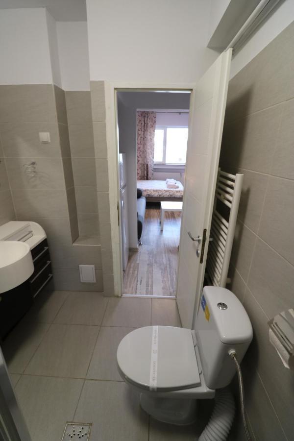 Ferienwohnung Charming Cozy Studio - Old Town - Free Minibar Bukarest Exterior foto
